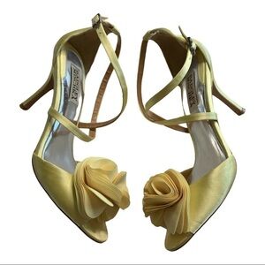 Badgley Mischka Yellow Satin High Heel Shoes 7M